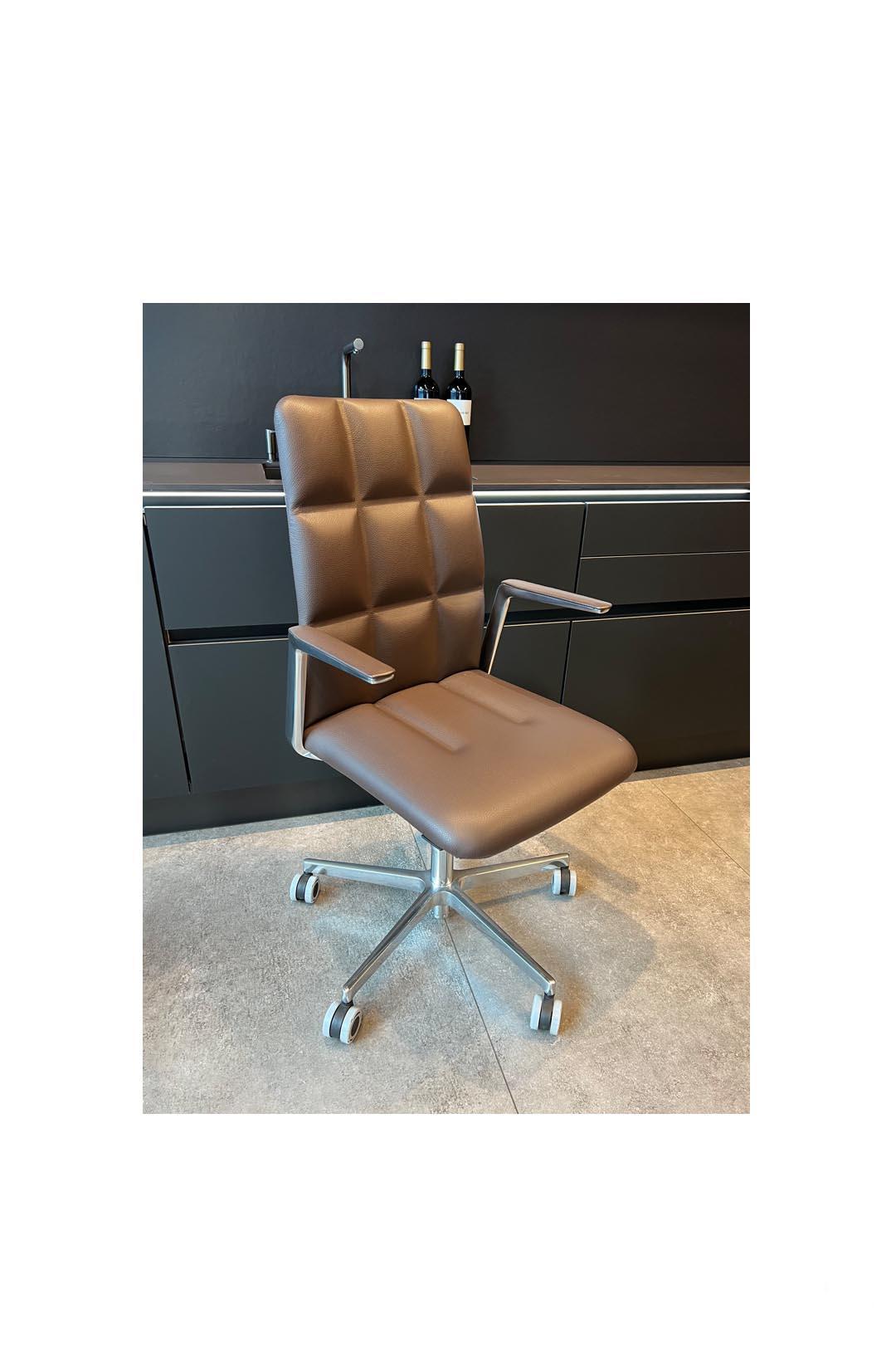 Офисное кресло Leadchair Management 2060 от Walter Knoll — Фотография 1